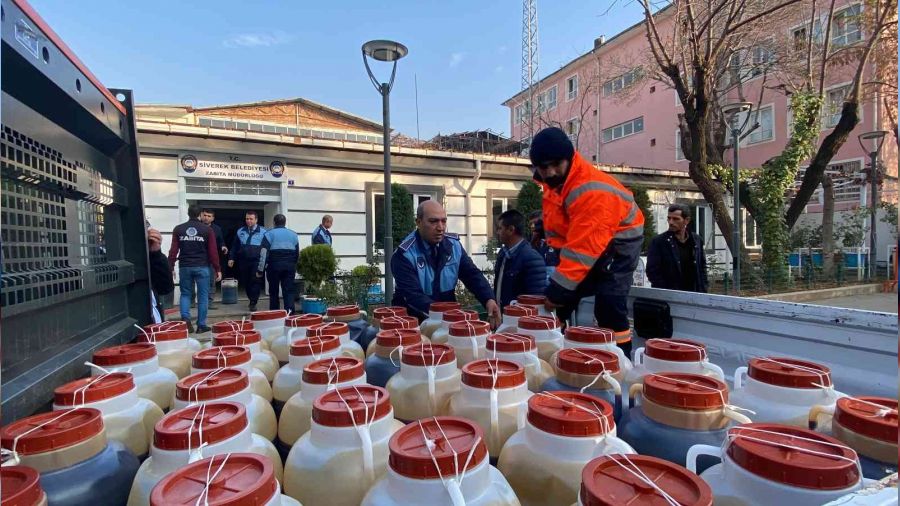 Siverek'te kaçak pekmez operasyonu