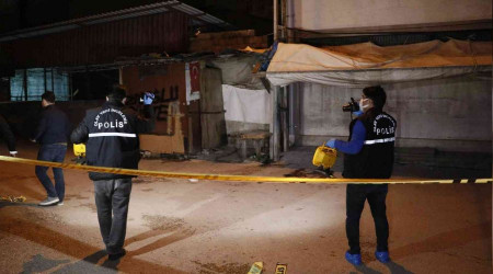 Sokakta bir kişi 4 yerinden vurulmuş halde bulundu