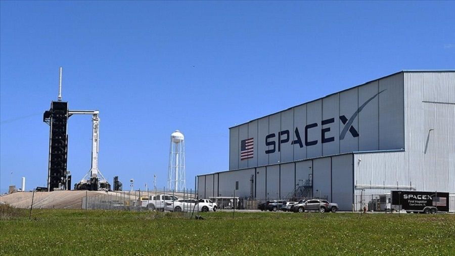 SpaceX�in 4 astronotu yakla��k 6 ay s�ren g�revden d�nd�