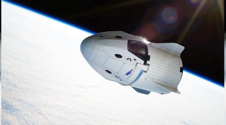 SpaceX's Crew Dragon demo uçuşu yaptı
