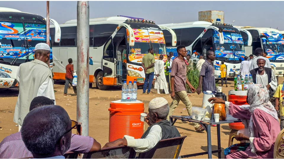 Sudan'da hayat k�smen de olsa normale d�n�yor