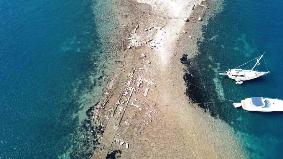 Sular �ekildi, 3 bin 500 y�ll�k kral yolu ortaya ��kt�