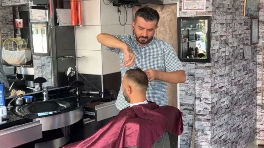 Sultanbeyli'de berberlerin ücret tarifesi değişti
