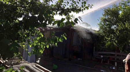 Sungurlu'da çıkan yangında 4 ev kül oldu