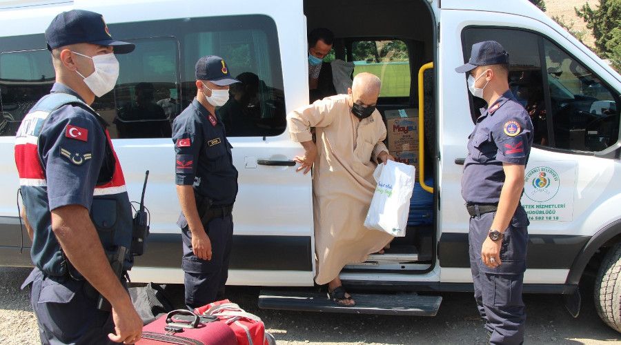 Suriyelilerin bayram yolculu�u ba�lad�