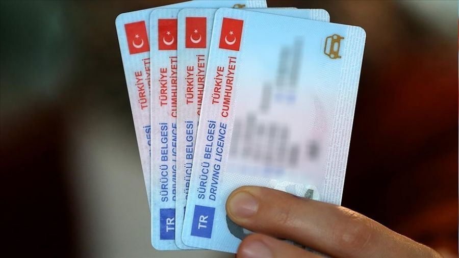 Sürücü belgelerini yenileme süresi uzatıldı