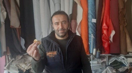Tamir için bırakılan koltuktan 10 bin TL'lik altın çıktı