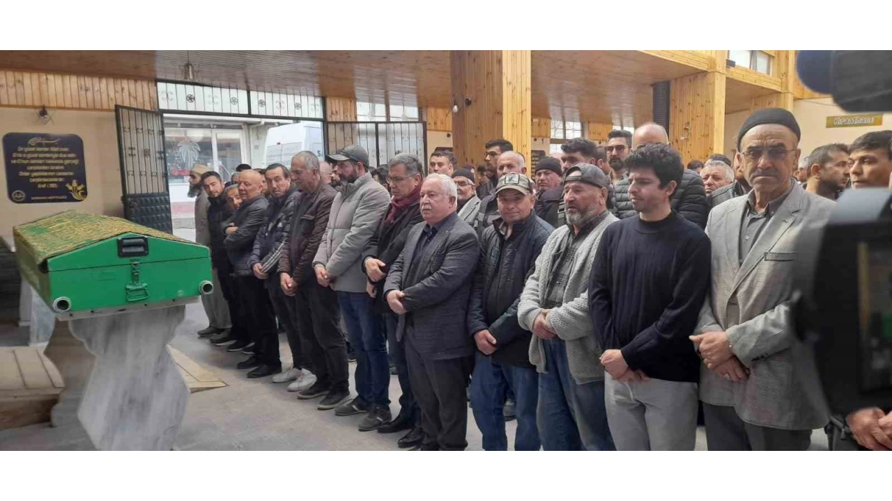 Tanju öğretmen son yolculuğuna uğurlandı