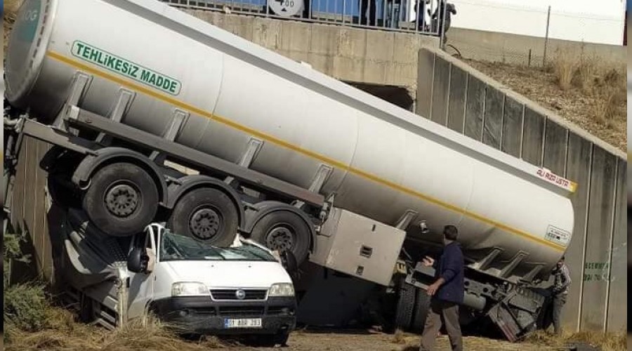 Tanker hafif ticari arac�n �zerine d��t�