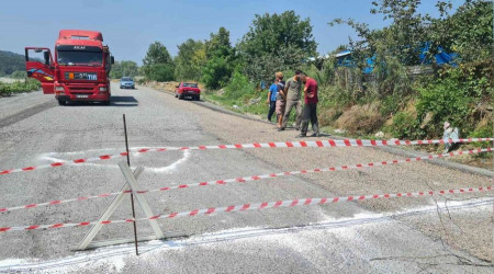 'Tapulu arazim' dediği yolu ulaşıma kapattı