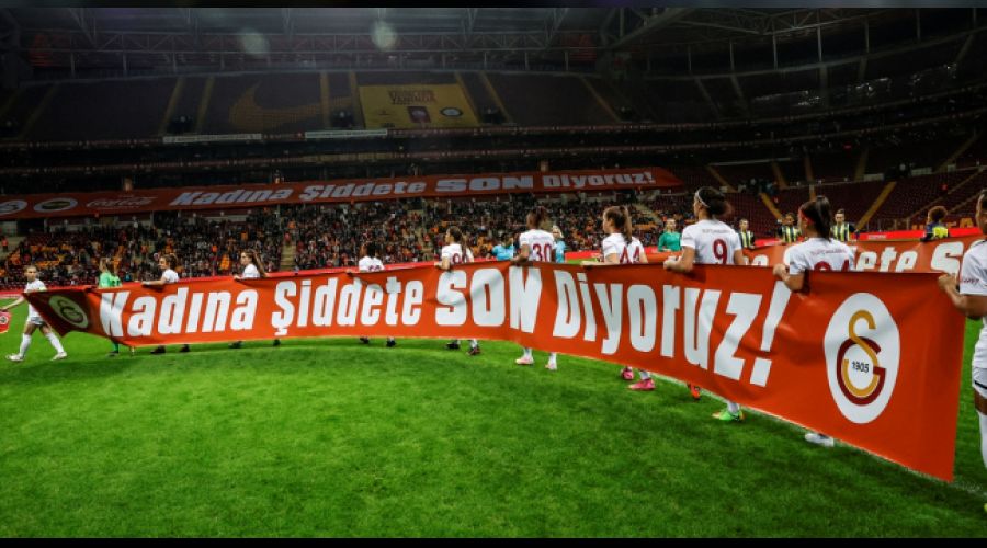 Tarihi maçta Fenerbahçe farklı kazandı