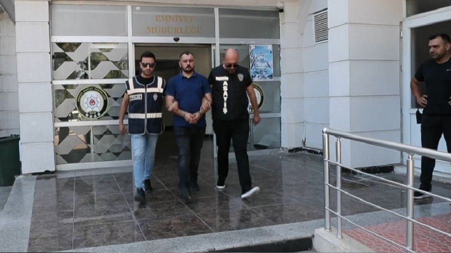 Tartıştığı kişiyi düğün çıkışı öldürdü