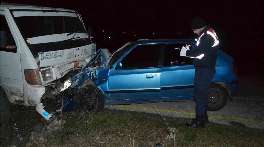 Tekirdağ'da feci kaza: Baba oğul ağır yaralandı