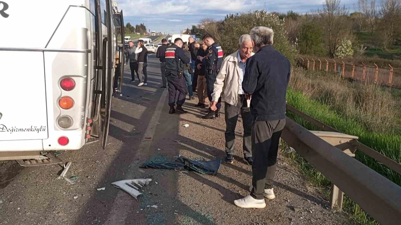 Tekirdağ'da işçi servisi askeri personel taşıyan servise çarptı: 16 yaralı