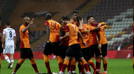 Terim döndü, Aslan gol şov yaptı