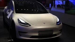 Tesla darbe üstüne darbe yiyor