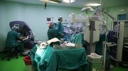 Tıp fakültesinde "robotik cerrahi" dönemi!