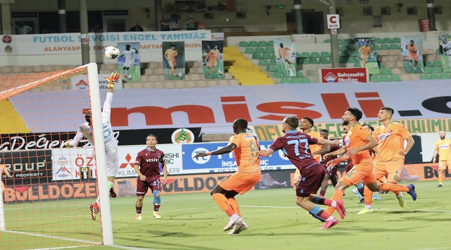 Trabzonspor a��r yara ald�