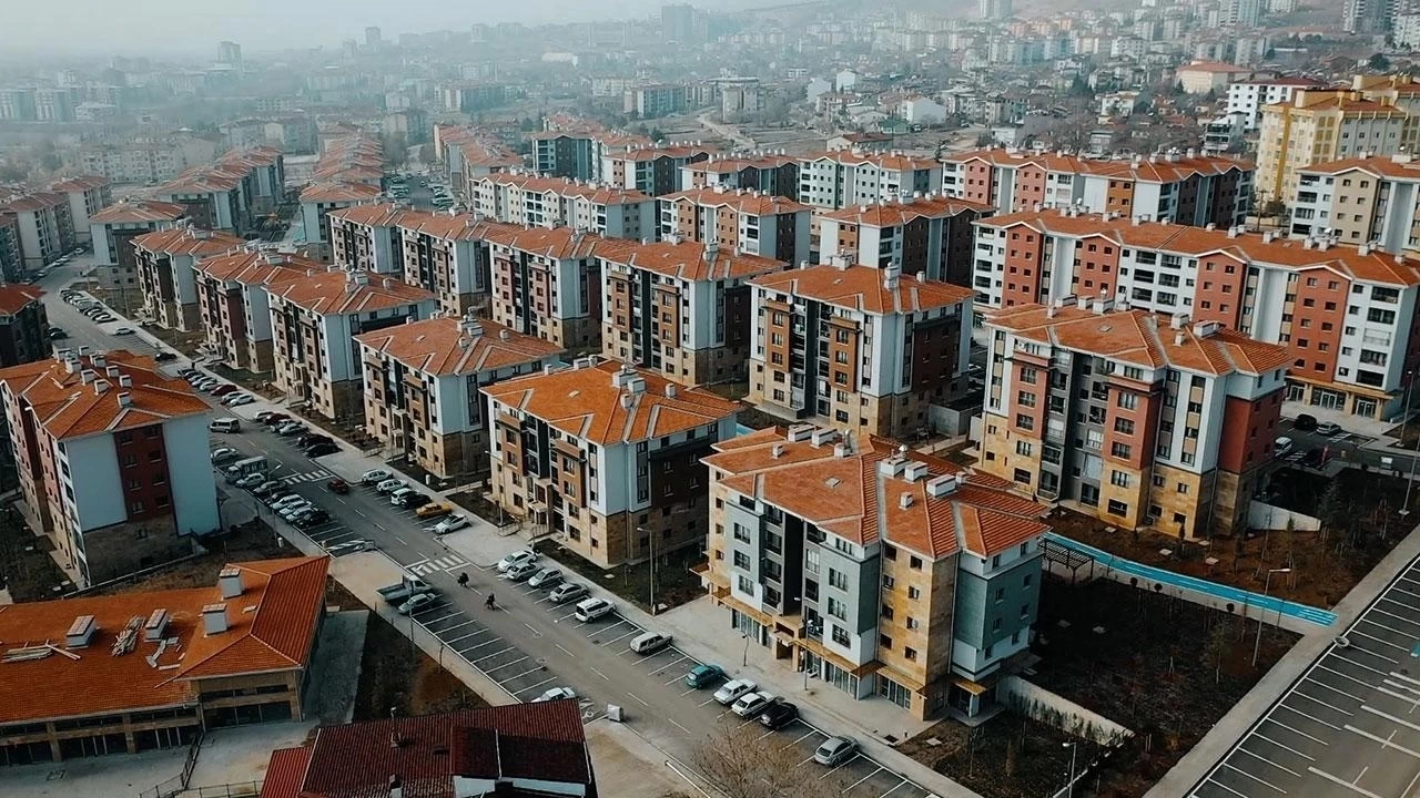 Türkiye'de konut satışları gerilemeye devam ediyor