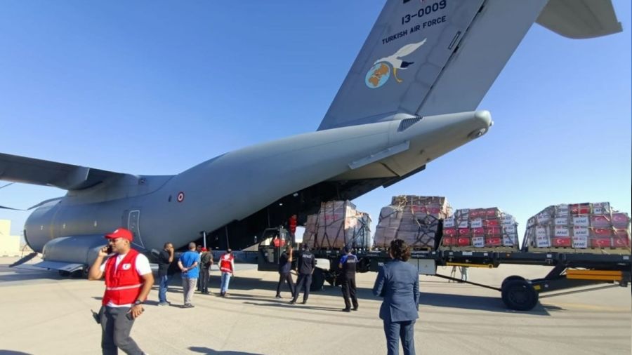 T�rkiye'nin Gazze'ye yard�m i�in ���nc� u�a�� M�s�r'a indi 