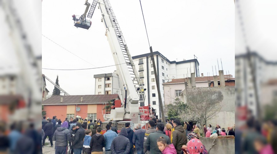 Tuzla�da korkutan yang�n