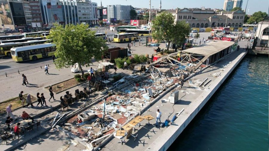 Üsküdar’daki kaçak büfeler yıkıldı