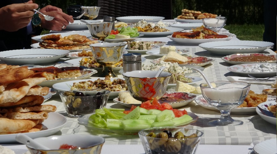 Van kahvalt�s� s�n�rlar� a��yor