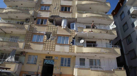 Vinle ar hasarl evine girin ahs inemeyince itfaiye ard