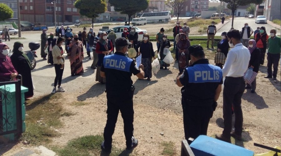 Yabancı uyruklulara Covid-19 bilgilendirmesi