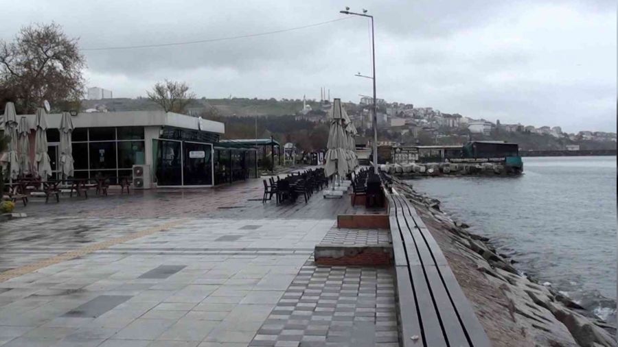Yağmur etkili oldu, Tekirdağ sahili boş kaldı