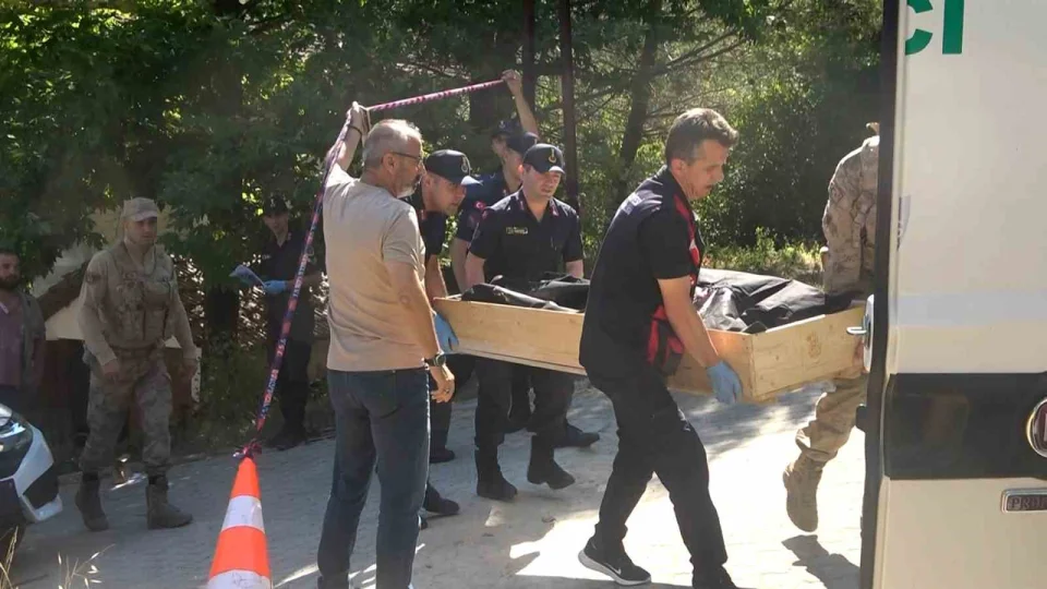 Yalova'da karde�ini �ld�ren san��a a��rla�t�r�lm�� m�ebbet