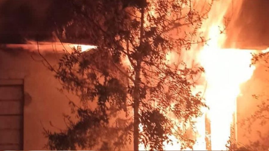 Yang�nda 3 �ocu�unu kurtaran anne k�z�n� kurtaramad�