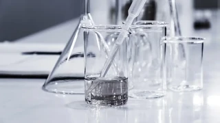 Yapay zeka (AI) şirketi Anthropic, yapay zeka ajanlarının laboratuvar ve üretim tesislerindeki fiziksel cihazları kontrol etmesini kolaylaştırmayı amaçlayan yeni bir standart geliştirdiğini duyurdu