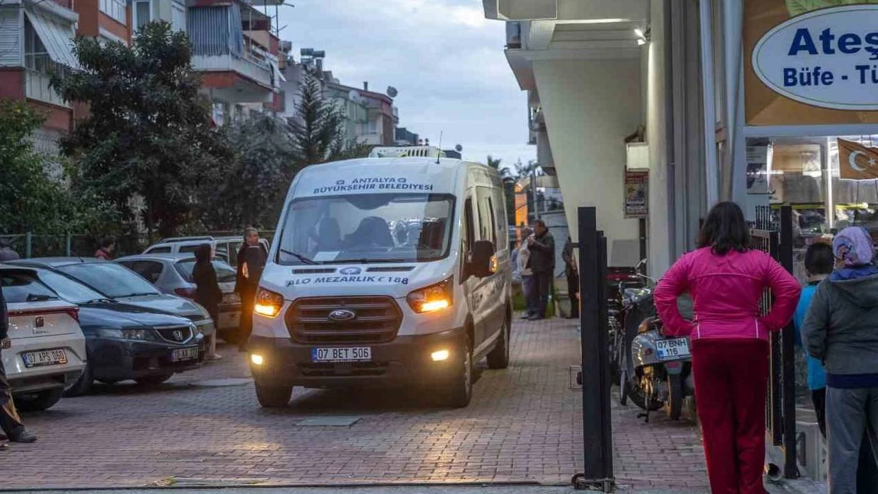 Yemekten sonra odasına geçen gencin cansız bedeni bulundu
