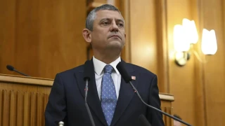 Yeni Parti Genel Başkanı Özel canlı yayında soruları yanıtladı