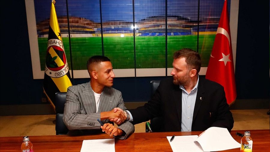 Yeni transfere yol g�r�nd�