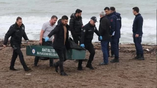 Yerlikaya sahile vuran cesetlerle ilgili açıklama yaptı