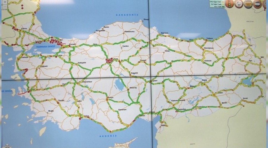 Yollar Acil Koordinasyon Merkezi'nden takip ediliyor