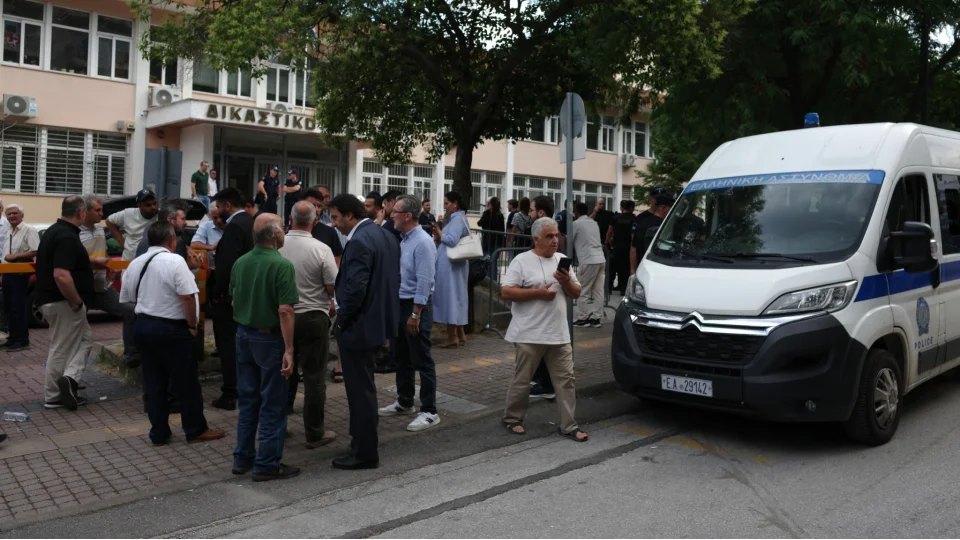 Yunan devletinin atadığı müftüleri protesto eden Batı Trakyalı Türklere 17'şer ay hapis cezası verildi