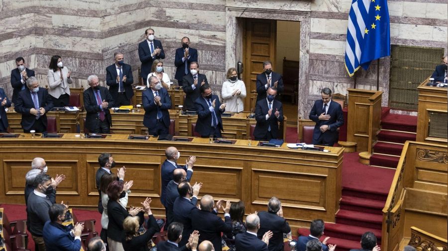 Yunanistan meclisinde gündem imam hatipler