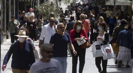 Yunanistan'da kovid-19 kısıtlamaları gevşetiliyor