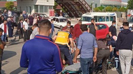 Yürüyerek çıktığı hastaneye birkaç dakika sonra ağır yaralı olarak geri döndü