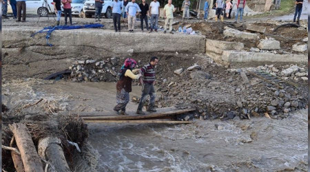 Zafer köyünde ekipler seferber oldu