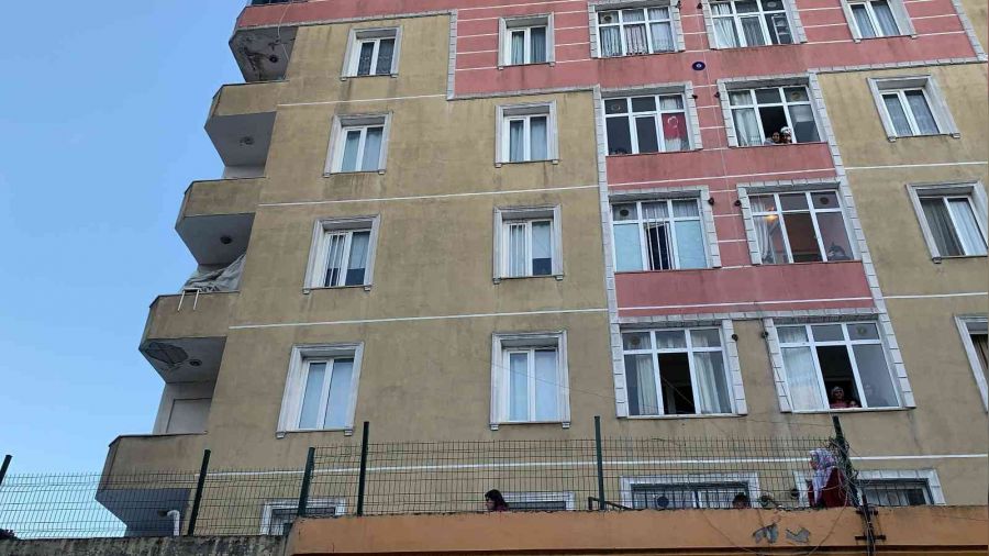 Zeytinburnu'nda 8. snf rencisinin pheli lm