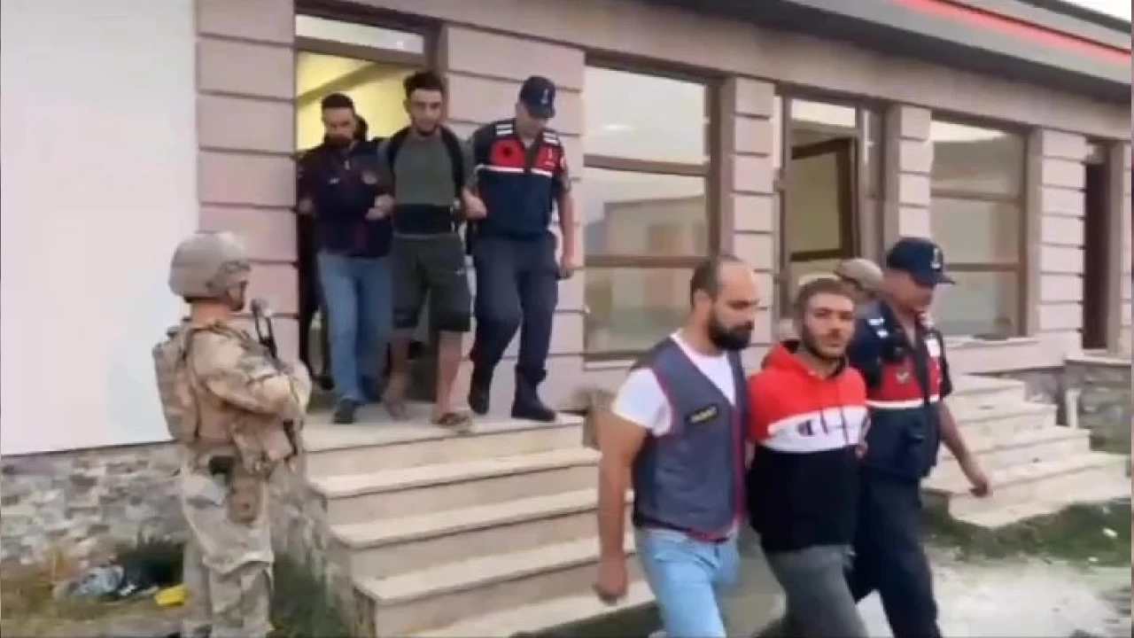139 yılla aranan mülteciler yakalandı
