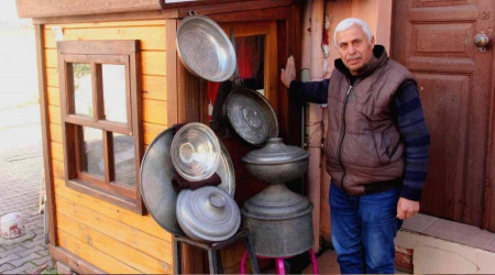 1.5 metrelik dükkanda 41 yıldır kalay yapıyor