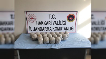 19 kilo eroin ve patlayıcı kalıbı ele geçirildi
