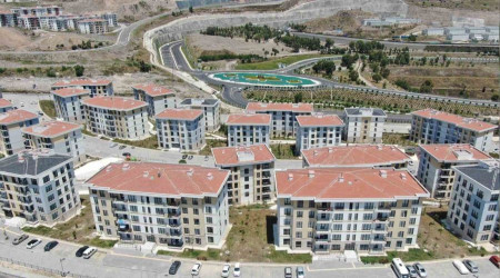 3 yıl önce başlanan deprem konutları tamamlanıyor