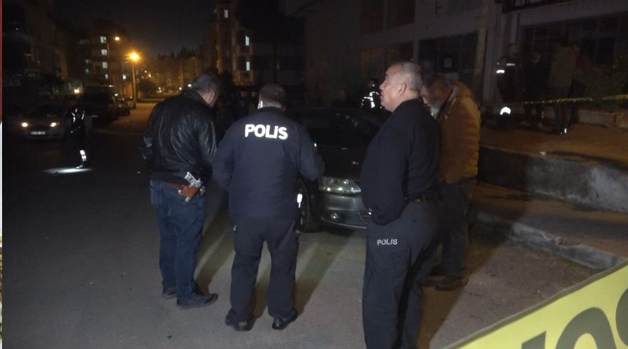 4 bin lira için tartıştıkları kişinin evini pompalı tüfek ve tabancayla kurşun yağmuruna tuttular