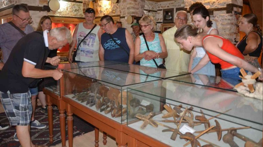 44 yıl biriktirdiği tarihi eserlerle hayali olan müzeyi kurdu